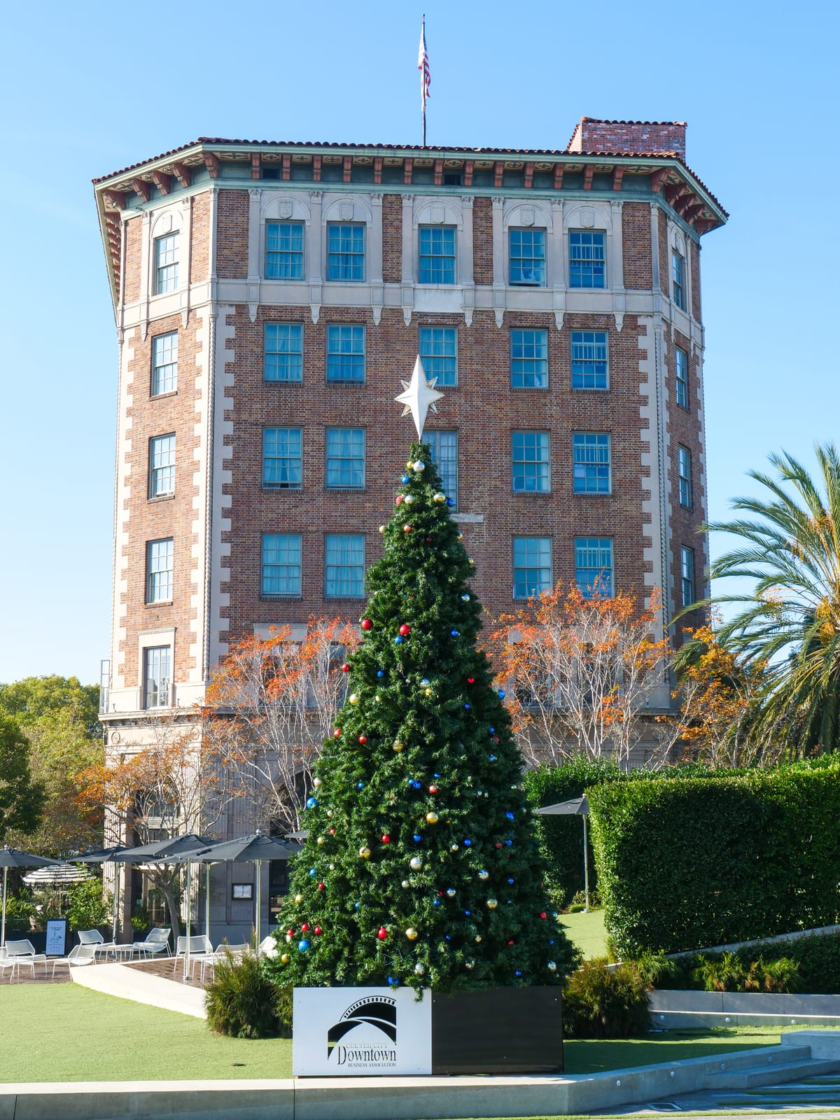Amazon Stars join Culver City in Tree Lighting Ceremony